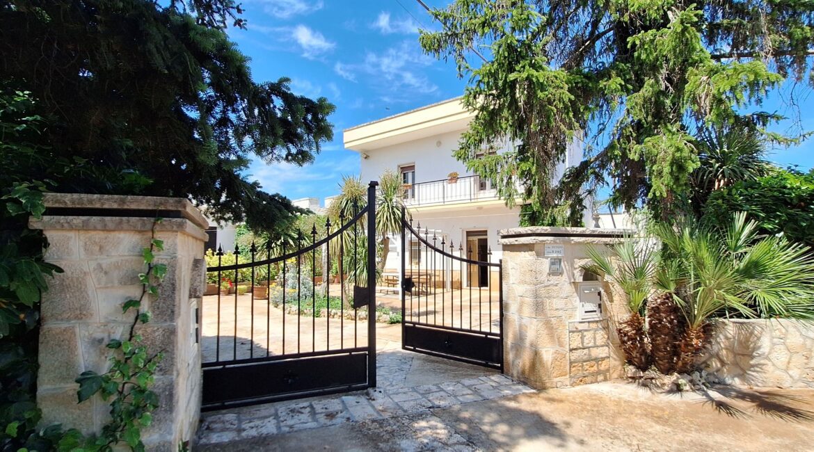 Casa indipendente con trulli