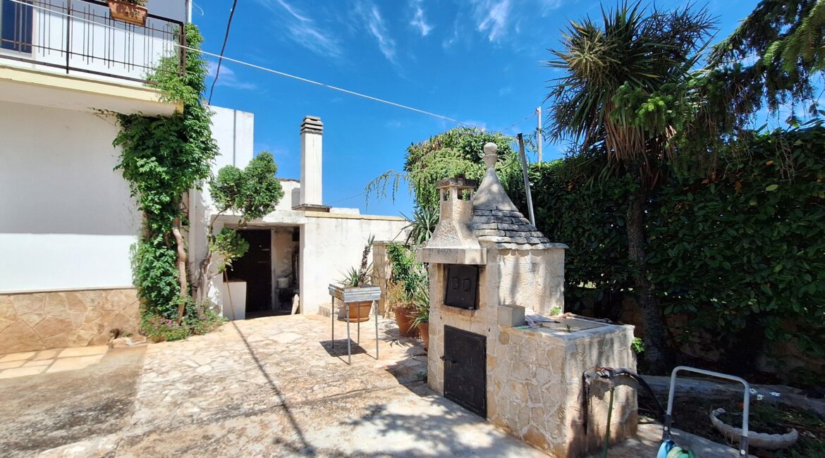 Casa indipendente con trulli