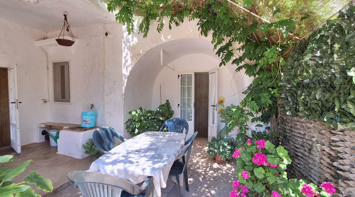 Casa indipendente con trulli