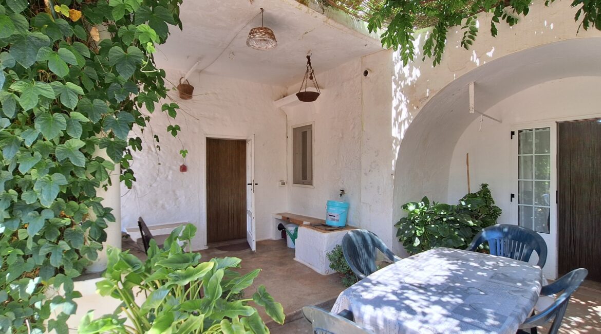 Casa indipendente con trulli