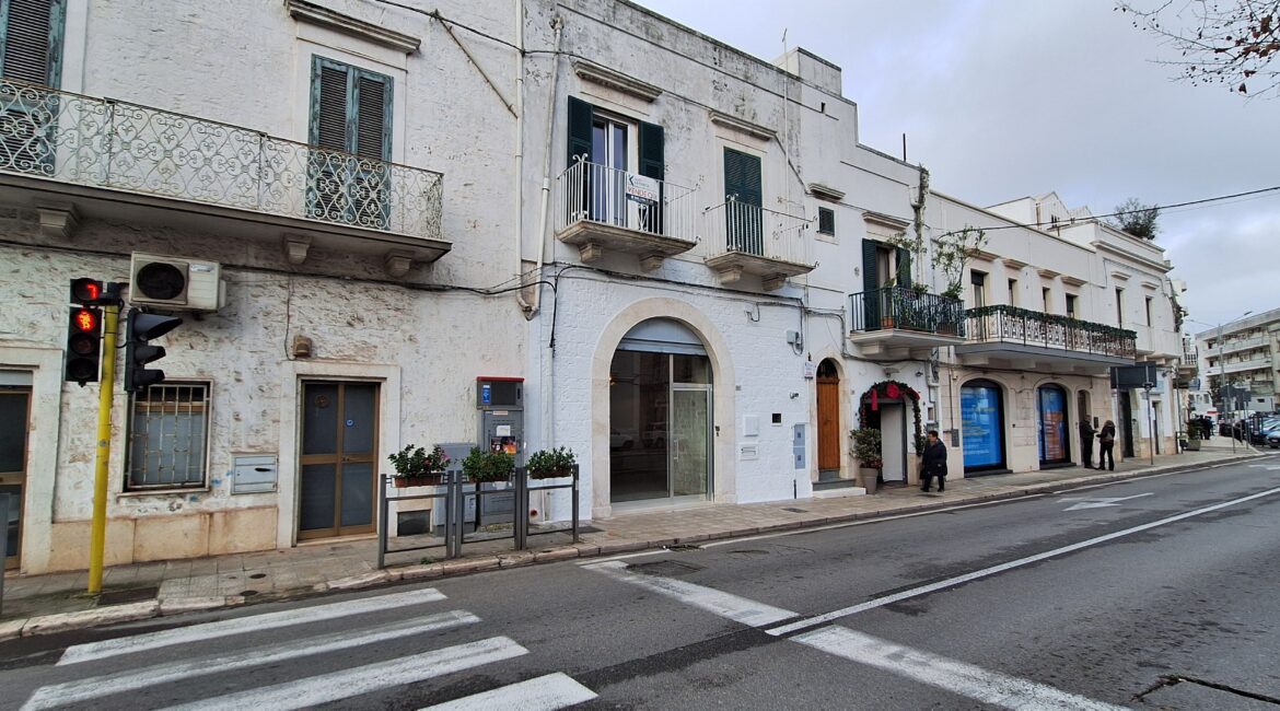 Locale commerciale