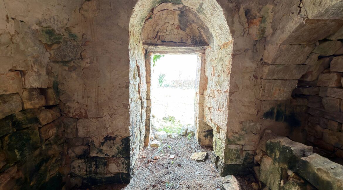Trullo con Terreno