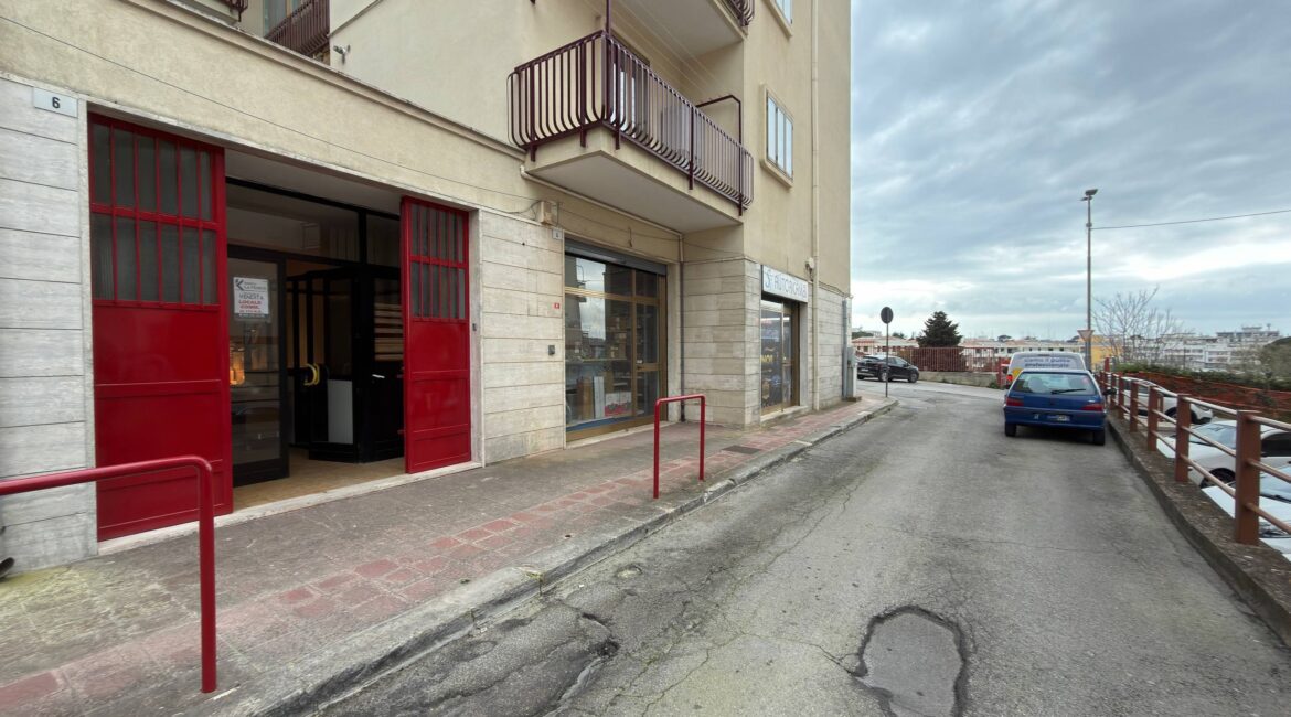 Locale commerciale