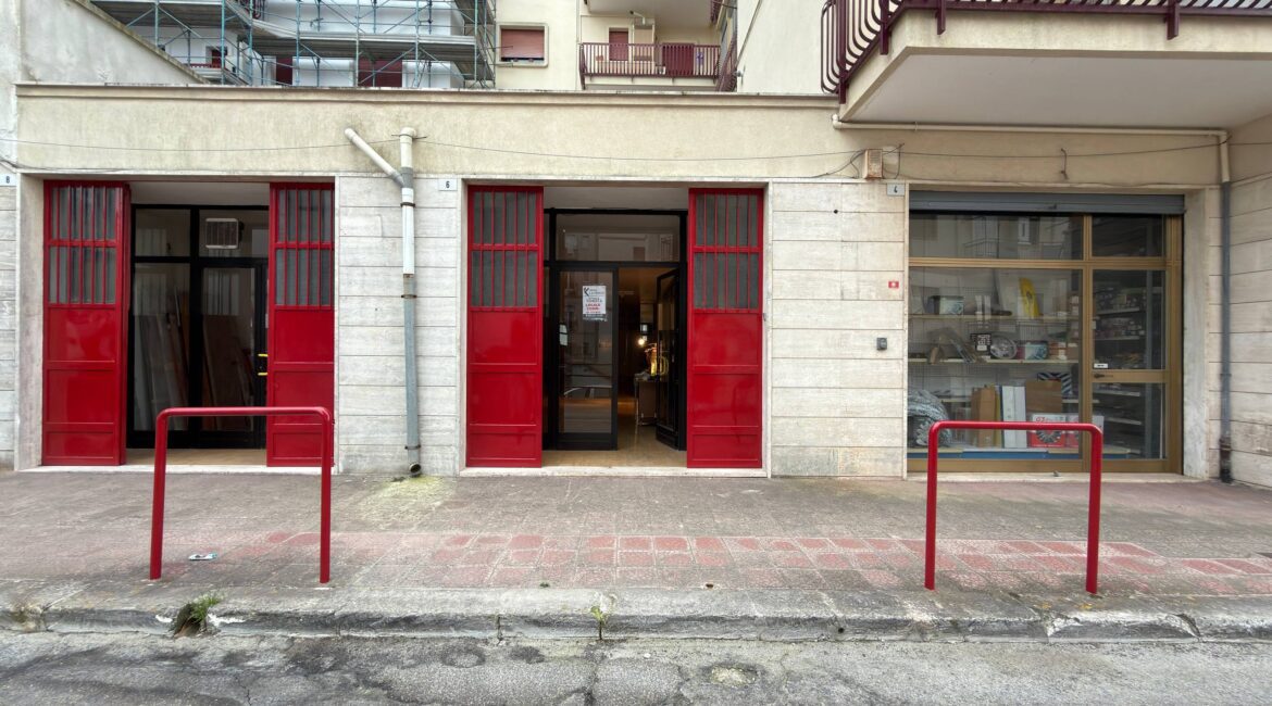 Locale commerciale