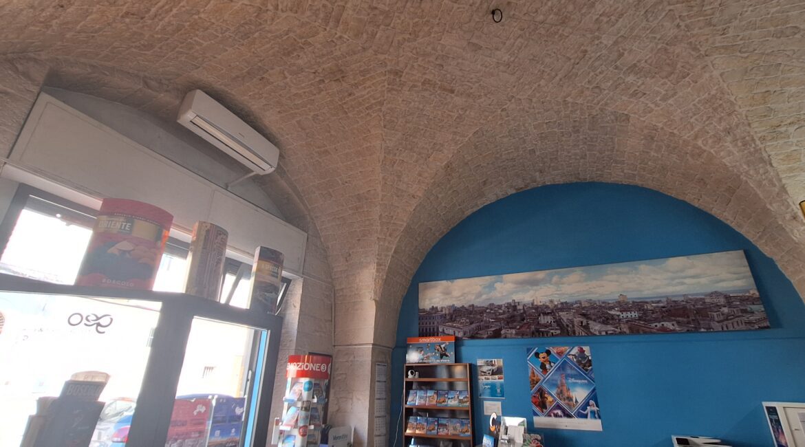 Locale commerciale